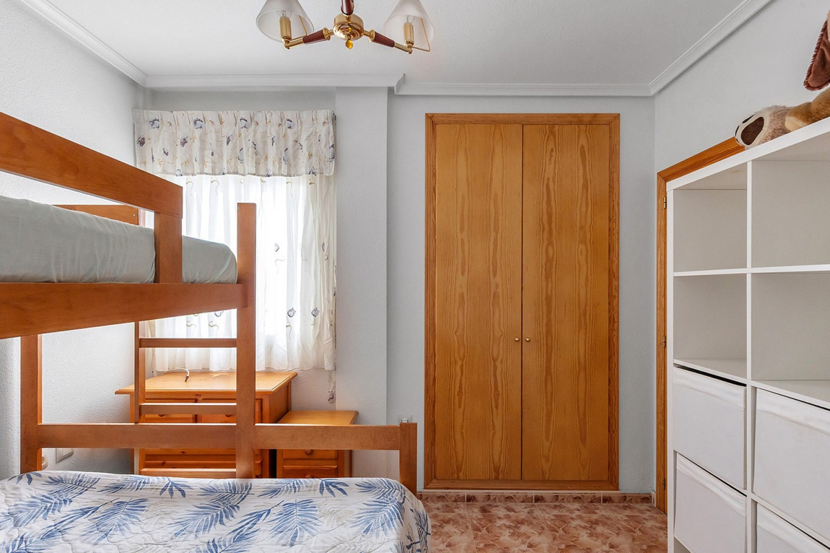 For sale - 2 Bedroom 2 Bathroom Apartment - Middle Floor Apartment in Torrevieja - La Mata  - Alicante