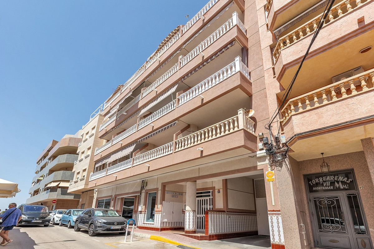 For sale - 2 Bedroom 2 Bathroom Apartment - Middle Floor Apartment in Torrevieja - La Mata  - Alicante