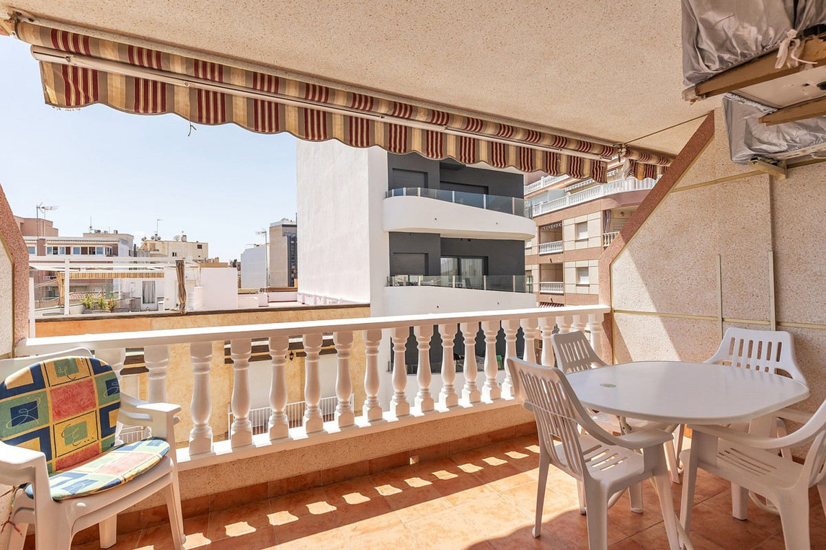 For sale - 2 Bedroom 2 Bathroom Apartment - Middle Floor Apartment in Torrevieja - La Mata  - Alicante