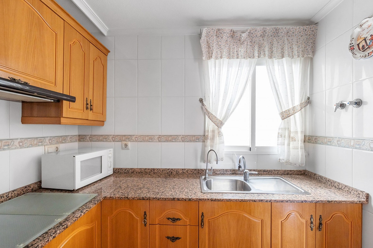 For sale - 2 Bedroom 2 Bathroom Apartment - Middle Floor Apartment in Torrevieja - La Mata  - Alicante