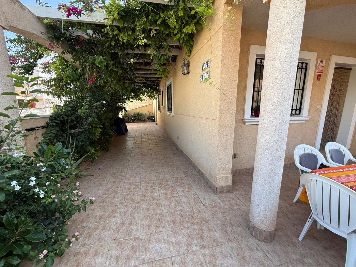 For sale - 4 Bedroom 3 Bathroom House - Townhouse in Pilar de la Horadada - Torre de la Horadada  - Alicante