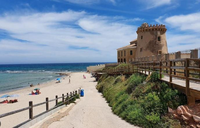 For sale - 4 Bedroom 3 Bathroom House - Townhouse in Pilar de la Horadada - Torre de la Horadada  - Alicante
