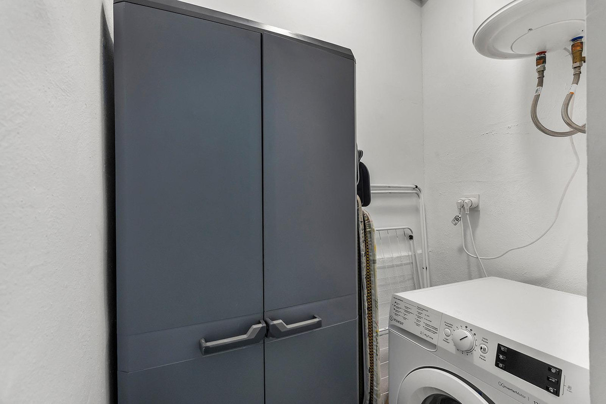 For sale - 3 Bedroom 1 Bathroom Apartment - Middle Floor Apartment in Torrevieja - Playa de los Locos  - Alicante