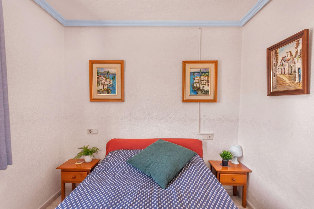 For sale - 4 Bedroom 3 Bathroom House - Detached Villa in Torrevieja - Torrevieja Centro  - Alicante