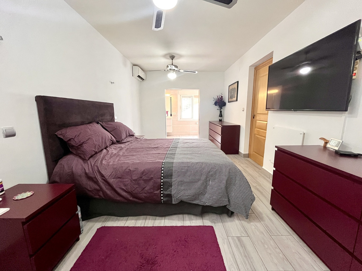 For sale - 3 Bedroom 3 Bathroom House - Detached Villa in Pilar de la Horadada - Pinar de Campoverde  - Alicante