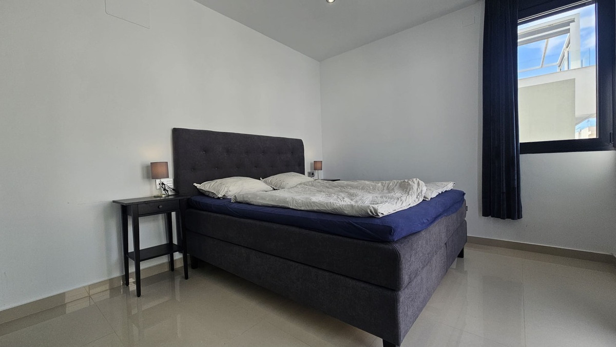 For sale - 6 Bedroom 4 Bathroom House - Detached Villa in Orihuela - Villamartin  - Alicante