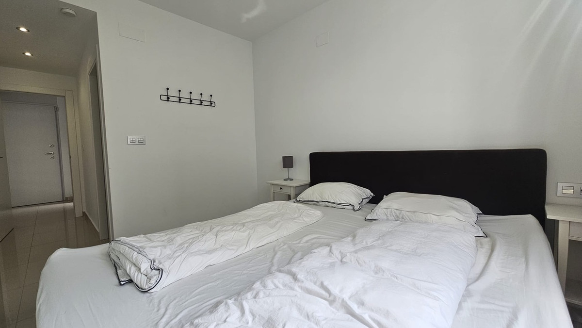 For sale - 6 Bedroom 4 Bathroom House - Detached Villa in Orihuela - Villamartin  - Alicante