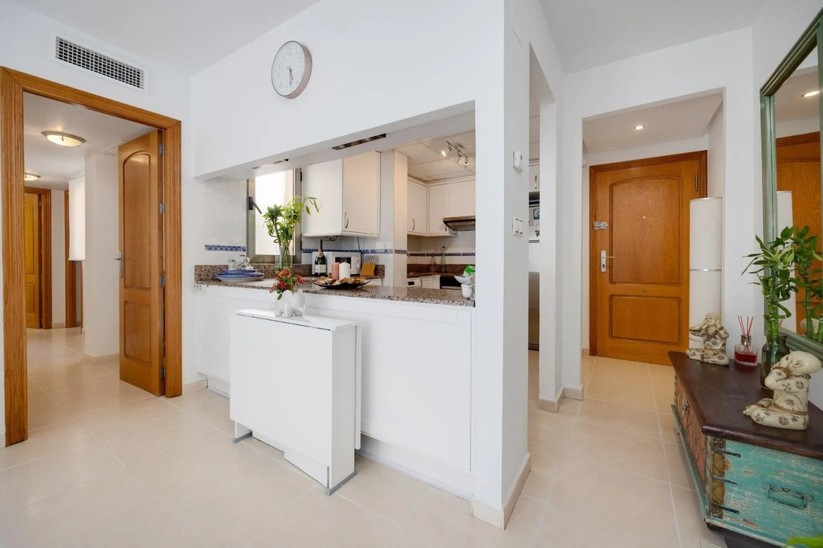 For sale - 3 Bedroom 2 Bathroom Apartment - Penthouse in Torrevieja - Torrevieja Centro  - Alicante