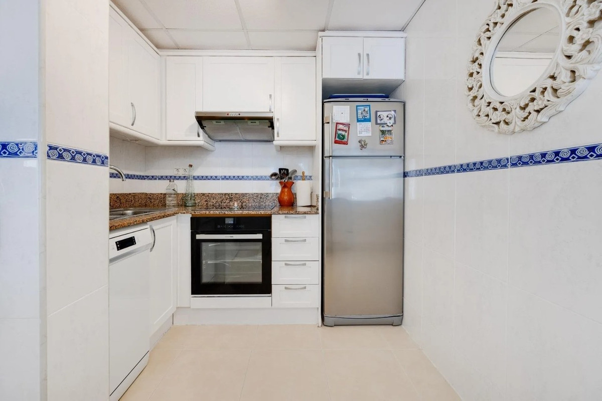 For sale - 3 Bedroom 2 Bathroom Apartment - Penthouse in Torrevieja - Torrevieja Centro  - Alicante