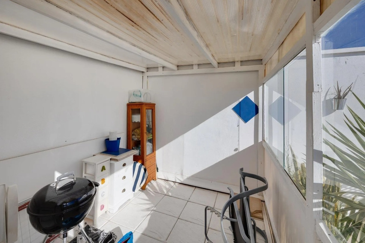 For sale - 3 Bedroom 2 Bathroom Apartment - Penthouse in Torrevieja - Torrevieja Centro  - Alicante