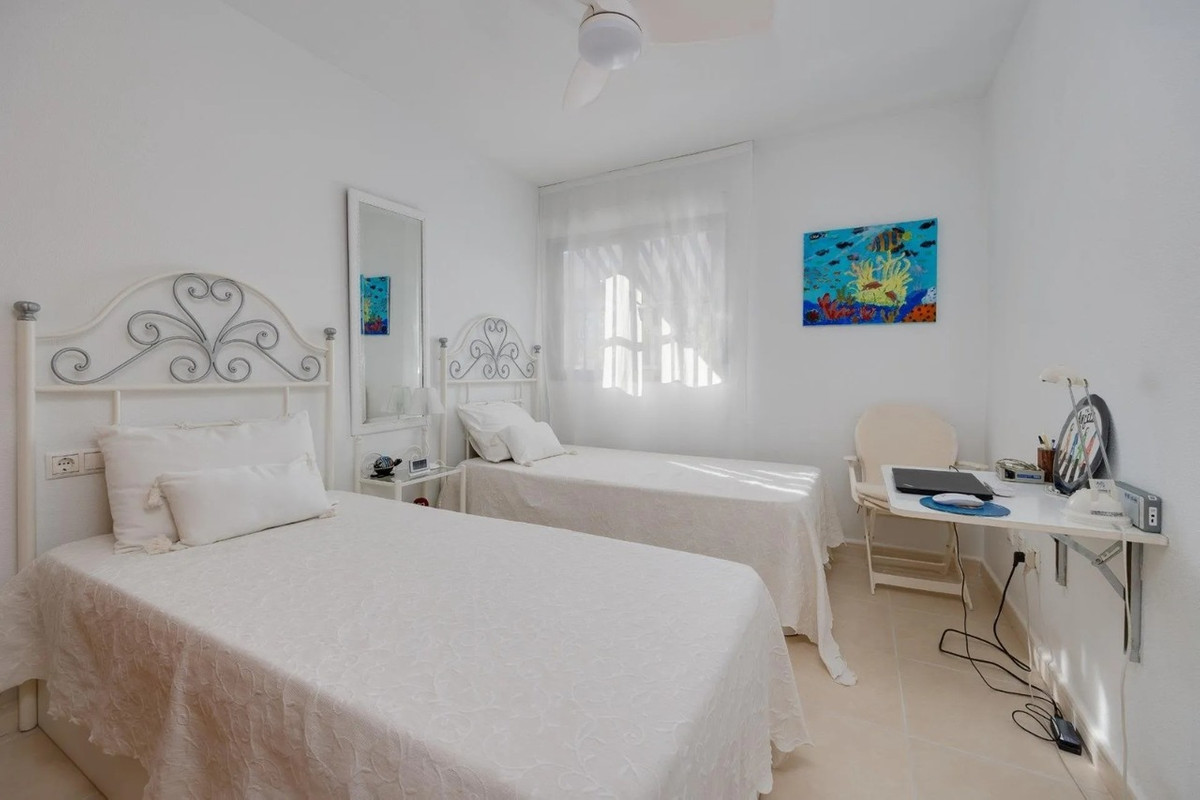 For sale - 3 Bedroom 2 Bathroom Apartment - Penthouse in Torrevieja - Torrevieja Centro  - Alicante