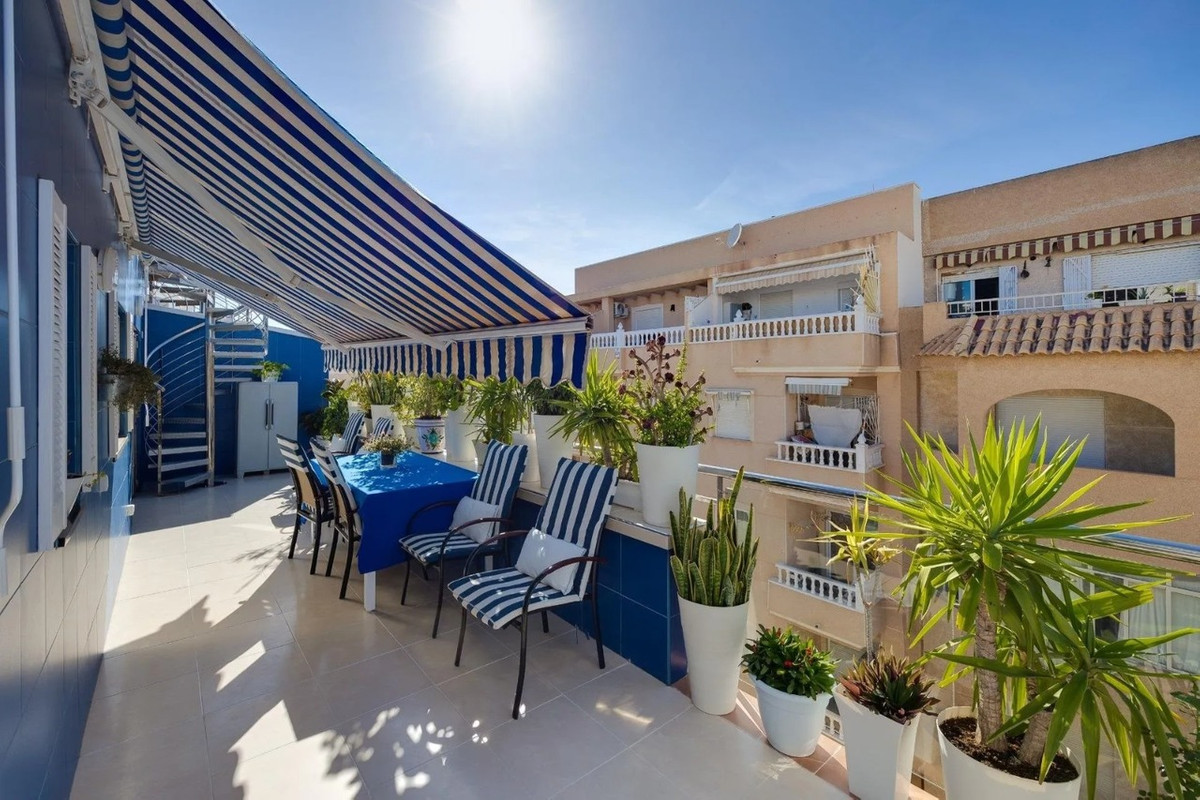 For sale - 3 Bedroom 2 Bathroom Apartment - Penthouse in Torrevieja - Torrevieja Centro  - Alicante