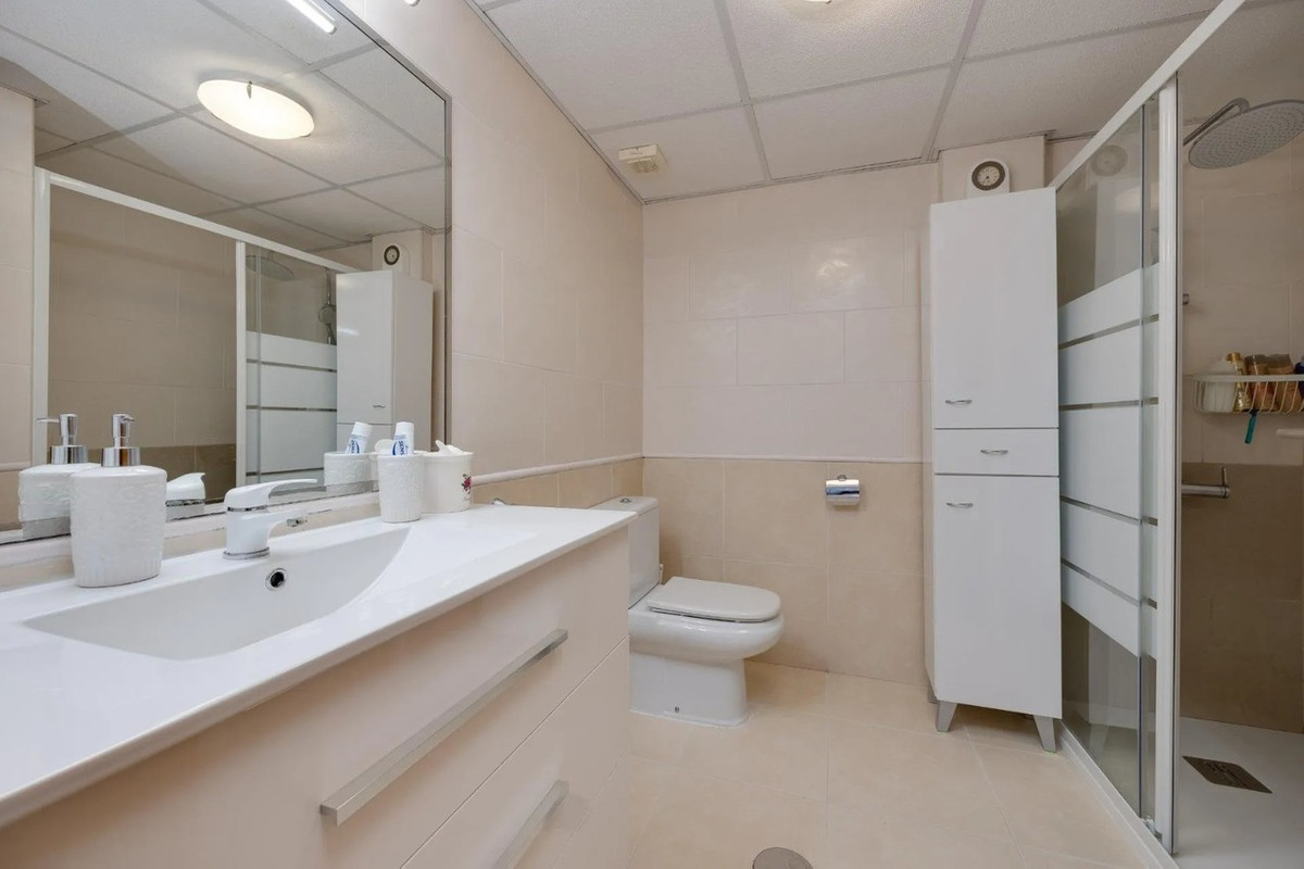 For sale - 3 Bedroom 2 Bathroom Apartment - Penthouse in Torrevieja - Torrevieja Centro  - Alicante