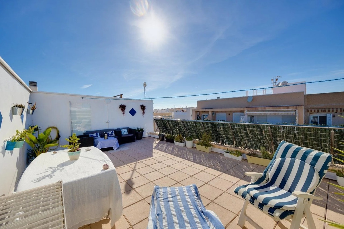 For sale - 3 Bedroom 2 Bathroom Apartment - Penthouse in Torrevieja - Torrevieja Centro  - Alicante