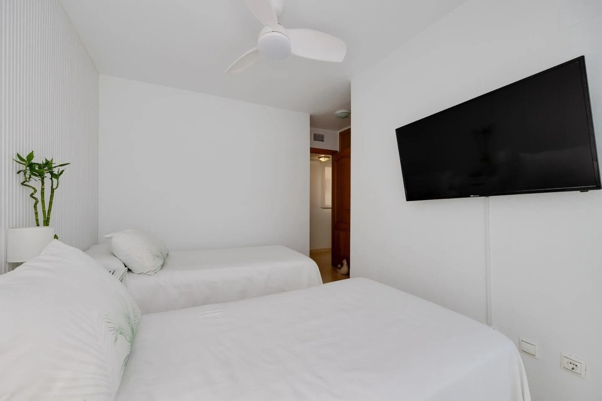 For sale - 3 Bedroom 2 Bathroom Apartment - Penthouse in Torrevieja - Torrevieja Centro  - Alicante