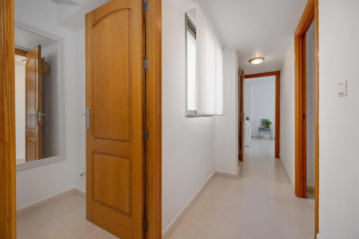 For sale - 3 Bedroom 2 Bathroom Apartment - Penthouse in Torrevieja - Torrevieja Centro  - Alicante