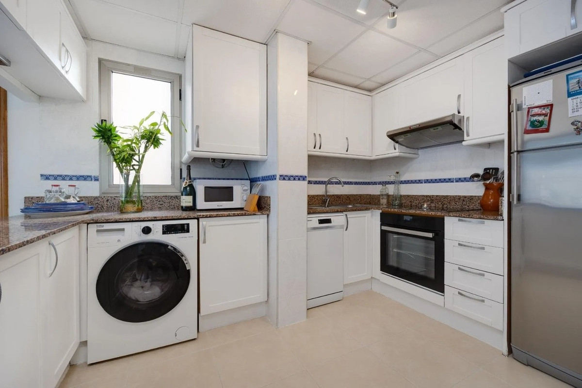 For sale - 3 Bedroom 2 Bathroom Apartment - Penthouse in Torrevieja - Torrevieja Centro  - Alicante