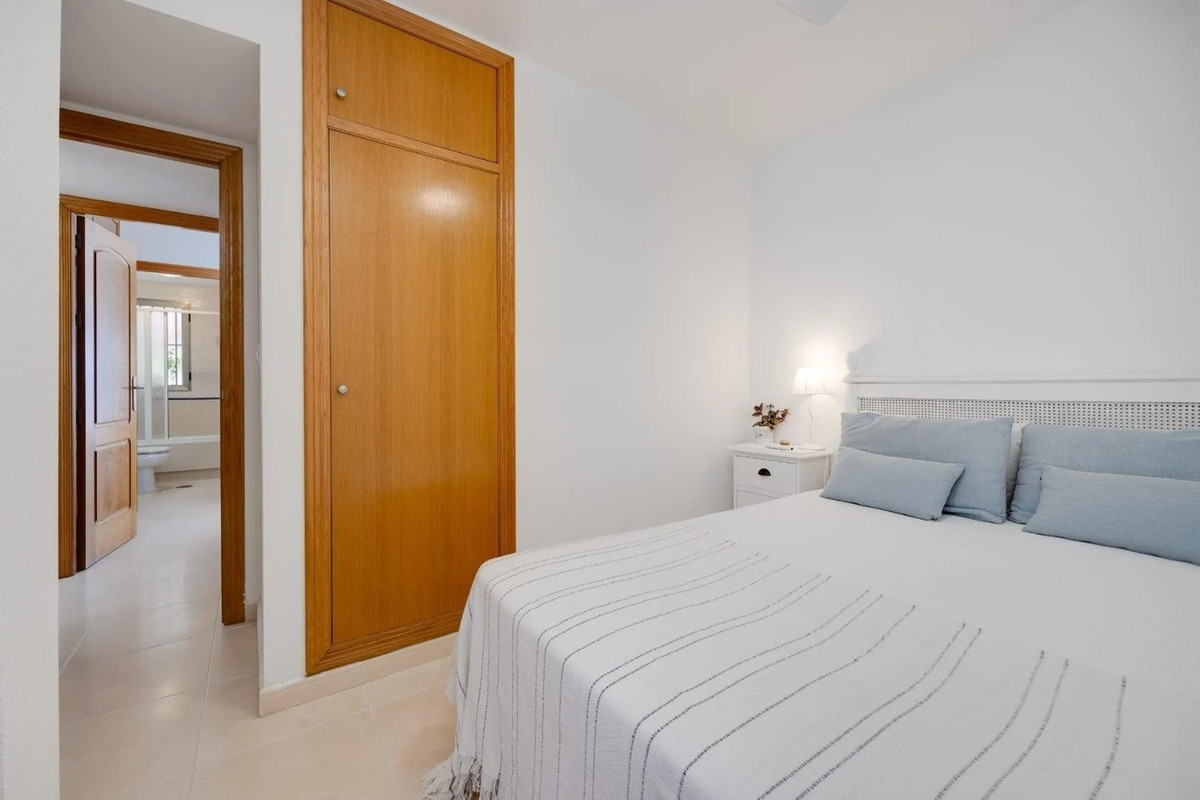 For sale - 3 Bedroom 2 Bathroom Apartment - Penthouse in Torrevieja - Torrevieja Centro  - Alicante
