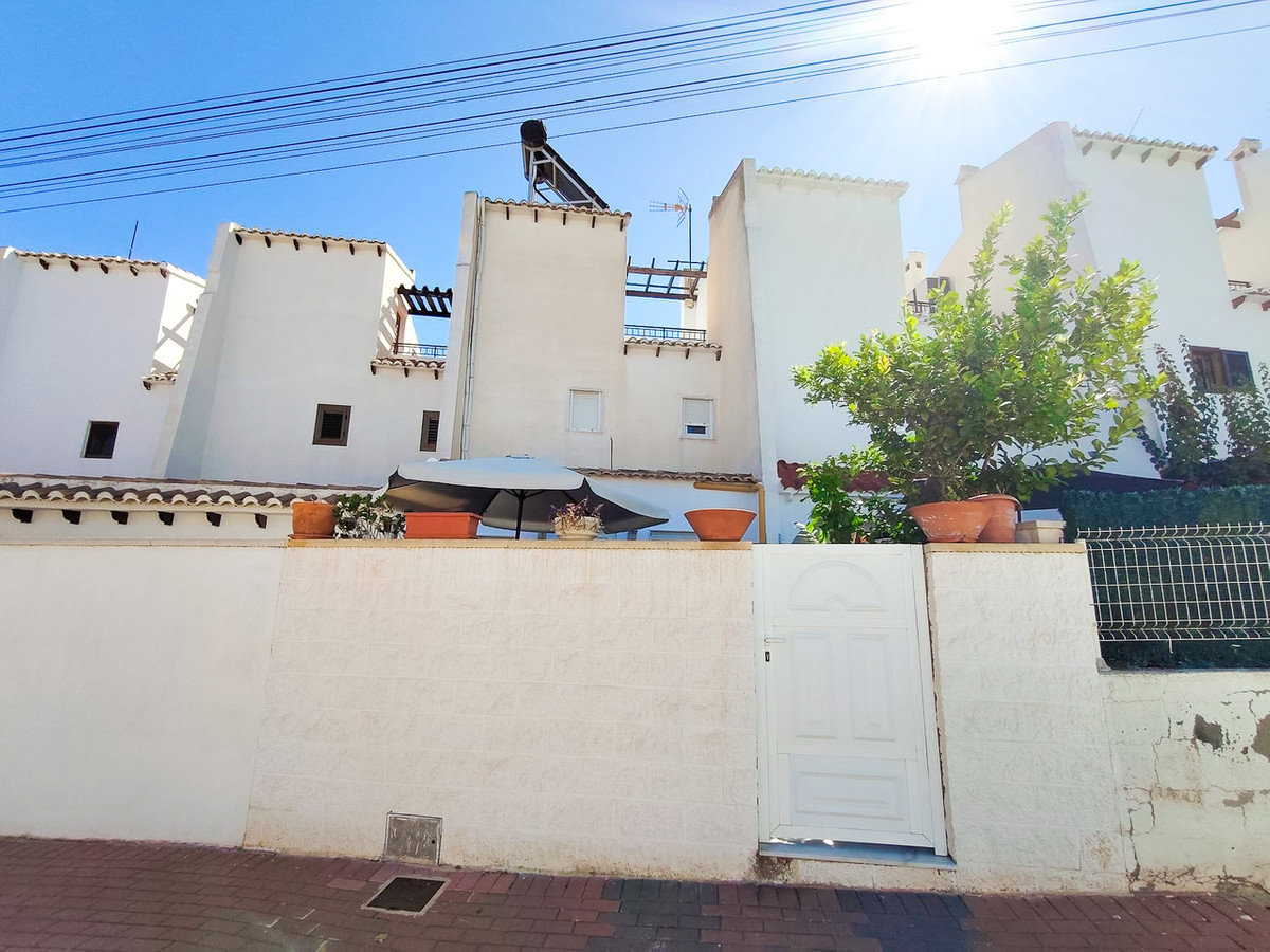 For sale - 3 Bedroom 2 Bathroom House - Townhouse in Orihuela - Los Balcones  - Alicante