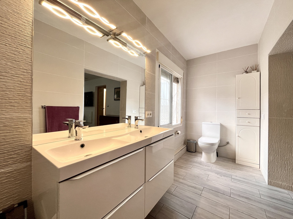 For sale - 3 Bedroom 3 Bathroom House - Detached Villa in Pilar de la Horadada - Pinar de Campoverde  - Alicante