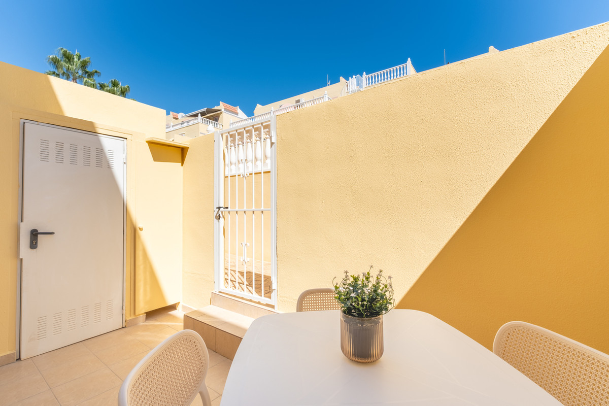 For sale - 2 Bedroom 2 Bathroom House - Townhouse in Orihuela - Villamartin  - Alicante