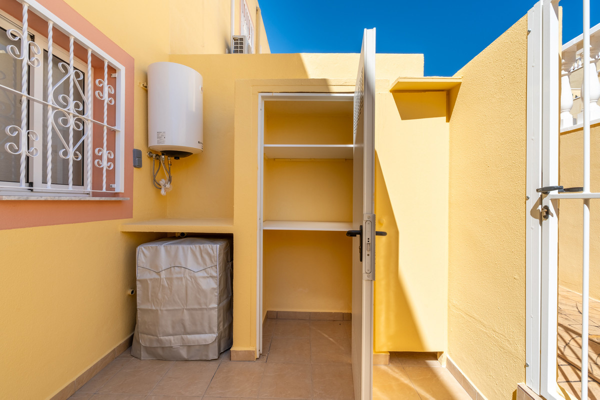 For sale - 2 Bedroom 2 Bathroom House - Townhouse in Orihuela - Villamartin  - Alicante