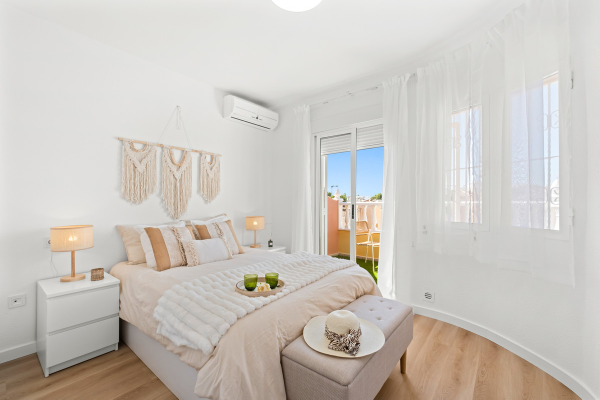 For sale - 2 Bedroom 2 Bathroom House - Townhouse in Orihuela - Villamartin  - Alicante