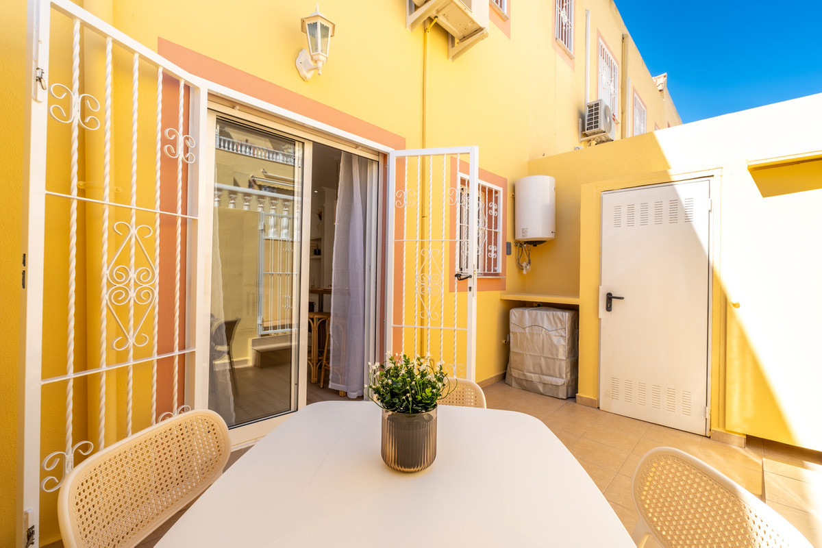 For sale - 2 Bedroom 2 Bathroom House - Townhouse in Orihuela - Villamartin  - Alicante