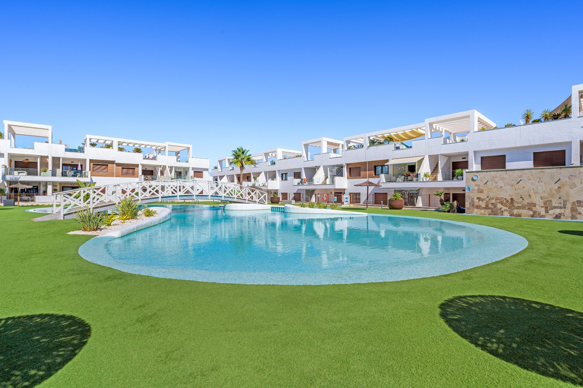 For sale - 2 Bedroom 2 Bathroom Apartment - Penthouse in Torrevieja - Torrevieja Centro  - Alicante