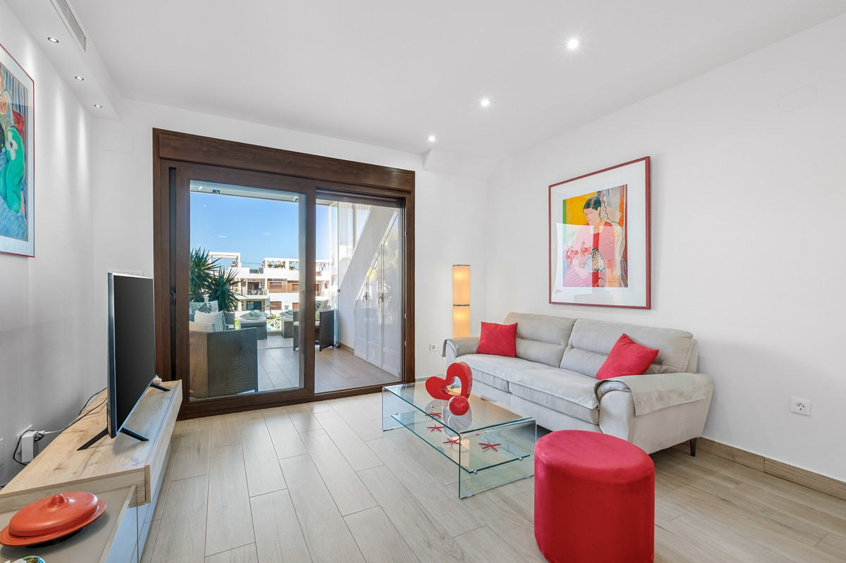 For sale - 2 Bedroom 2 Bathroom Apartment - Penthouse in Torrevieja - Torrevieja Centro  - Alicante
