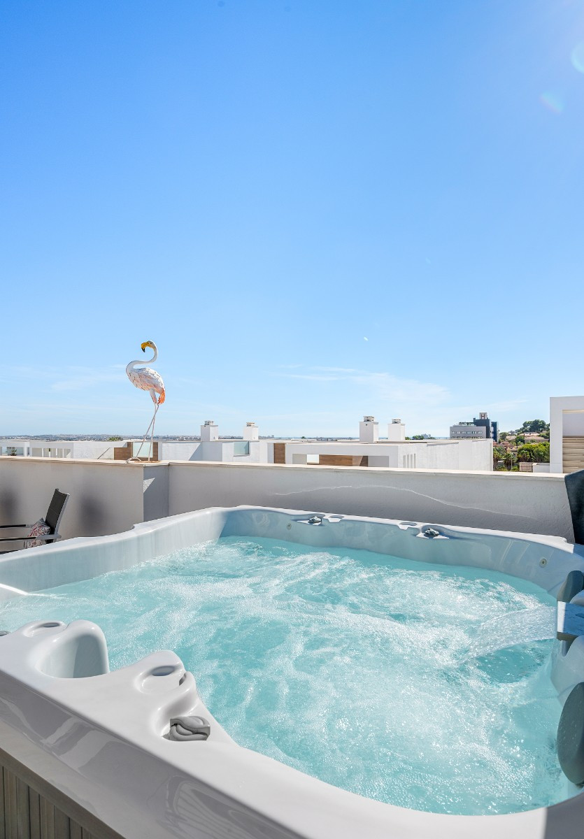 For sale - 2 Bedroom 2 Bathroom Apartment - Penthouse in Torrevieja - Torrevieja Centro  - Alicante