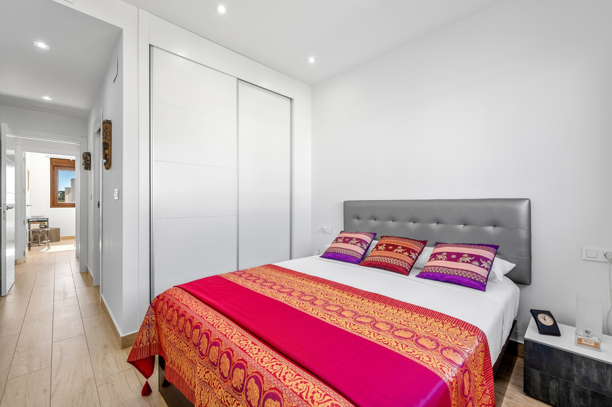 For sale - 2 Bedroom 2 Bathroom Apartment - Penthouse in Torrevieja - Torrevieja Centro  - Alicante