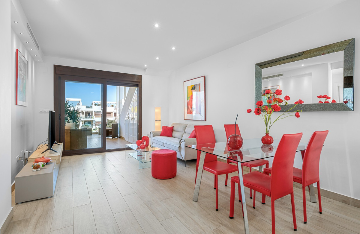 For sale - 2 Bedroom 2 Bathroom Apartment - Penthouse in Torrevieja - Torrevieja Centro  - Alicante