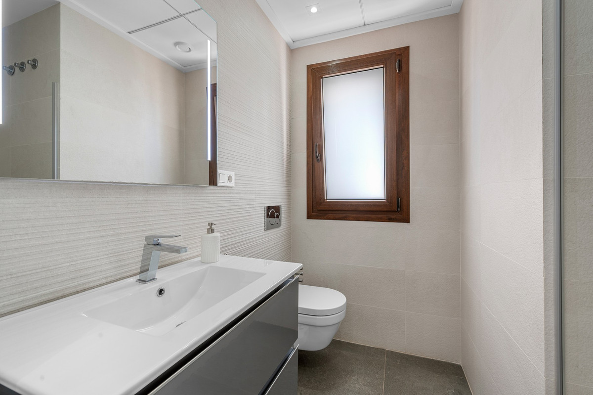 For sale - 2 Bedroom 2 Bathroom Apartment - Penthouse in Torrevieja - Torrevieja Centro  - Alicante