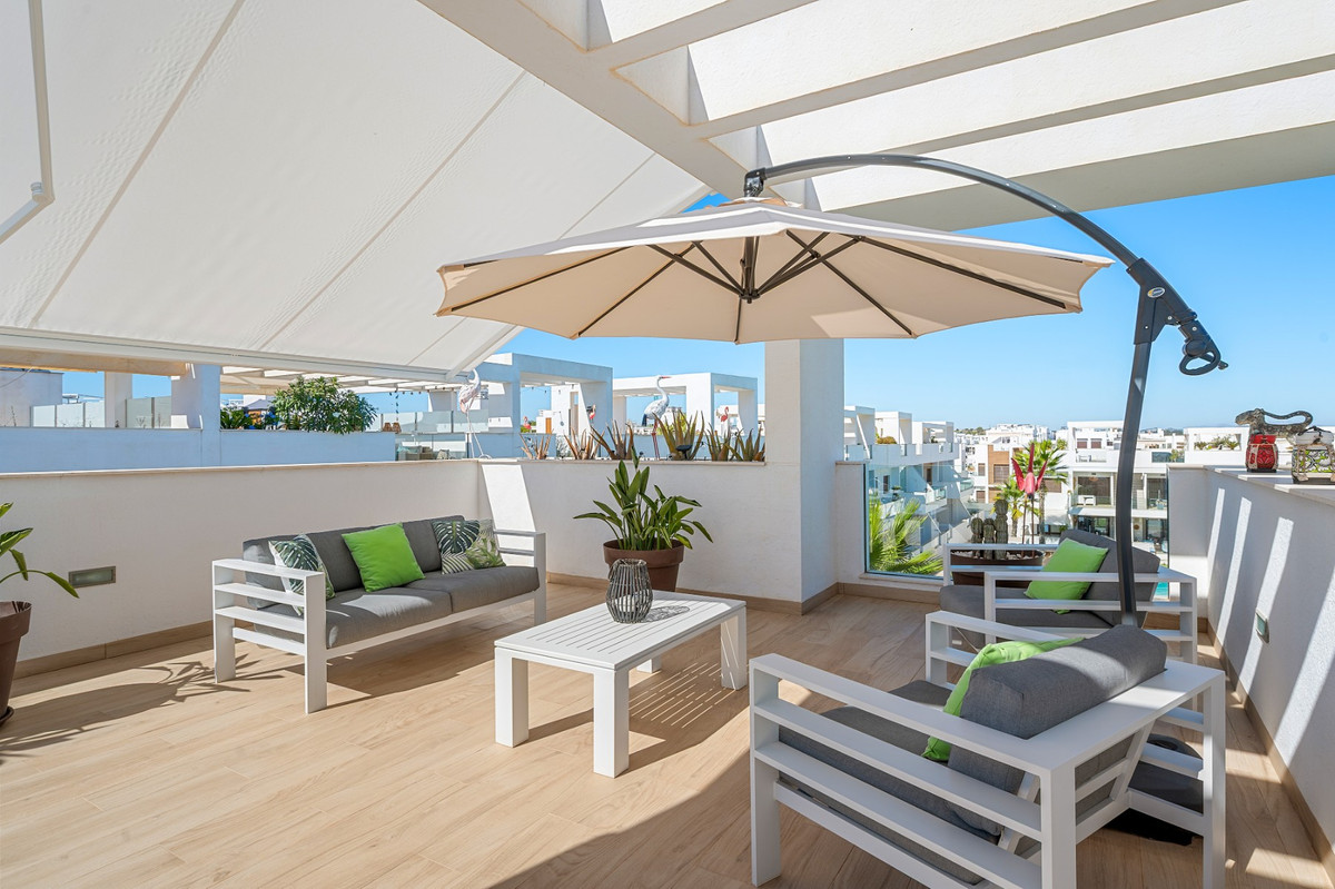 For sale - 2 Bedroom 2 Bathroom Apartment - Penthouse in Torrevieja - Torrevieja Centro  - Alicante