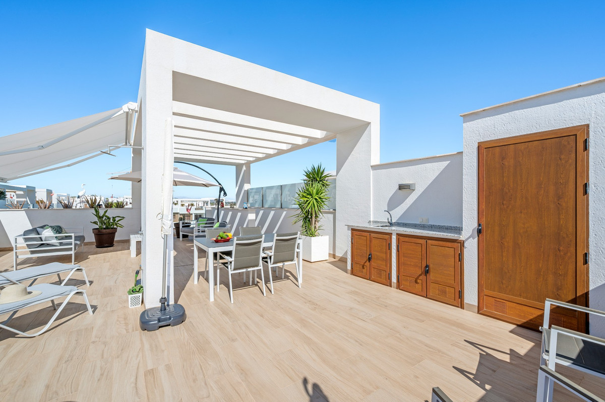 For sale - 2 Bedroom 2 Bathroom Apartment - Penthouse in Torrevieja - Torrevieja Centro  - Alicante