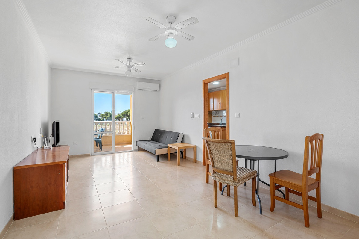 For sale - 3 Bedroom 2 Bathroom Apartment - Middle Floor Apartment in Orihuela - Orihuela Costa  - Alicante