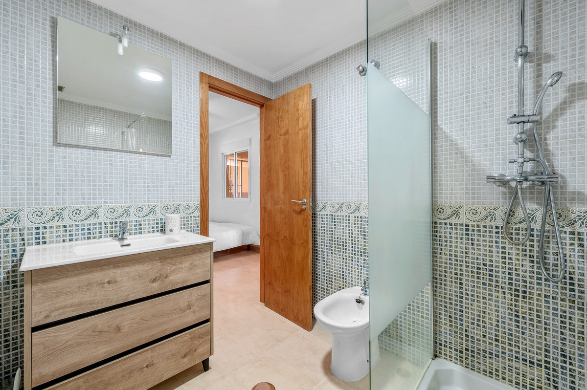 For sale - 3 Bedroom 2 Bathroom Apartment - Middle Floor Apartment in Orihuela - Orihuela Costa  - Alicante