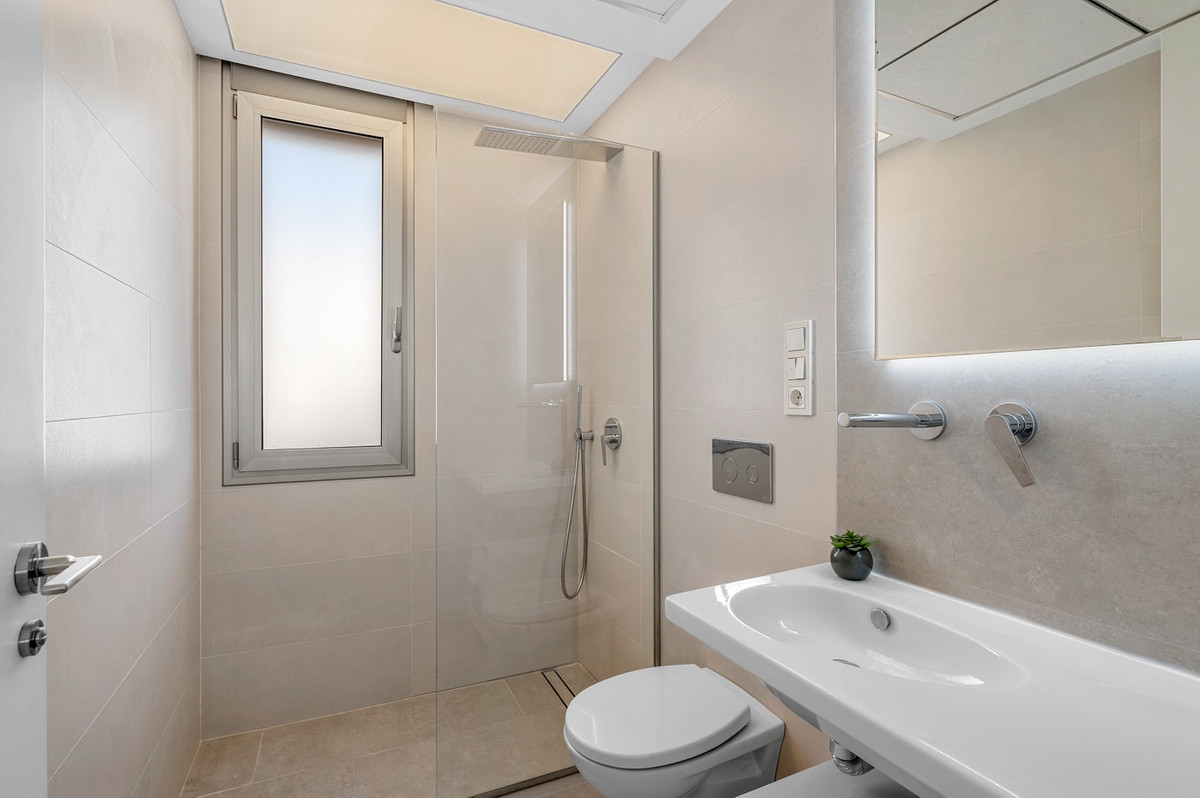 For sale - 3 Bedroom 3 Bathroom House - Detached Villa in Orihuela - Villamartin  - Alicante