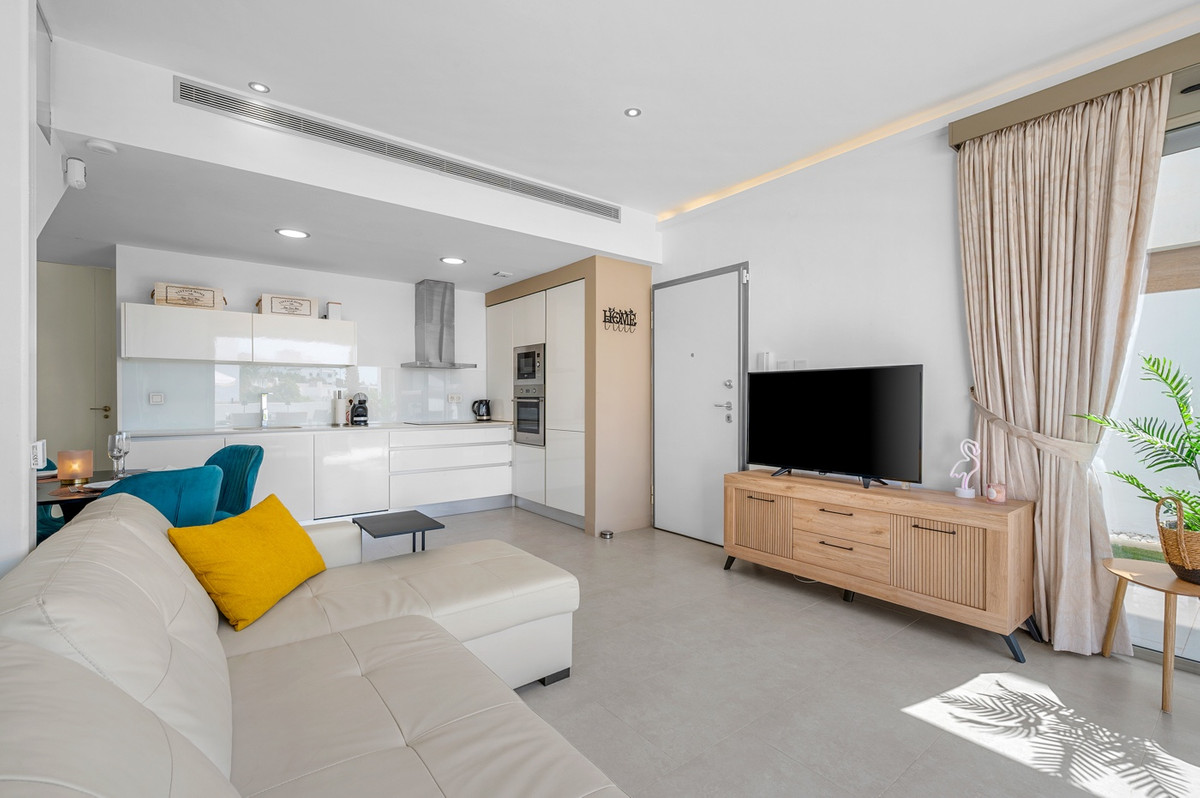 For sale - 3 Bedroom 3 Bathroom House - Detached Villa in Orihuela - Villamartin  - Alicante
