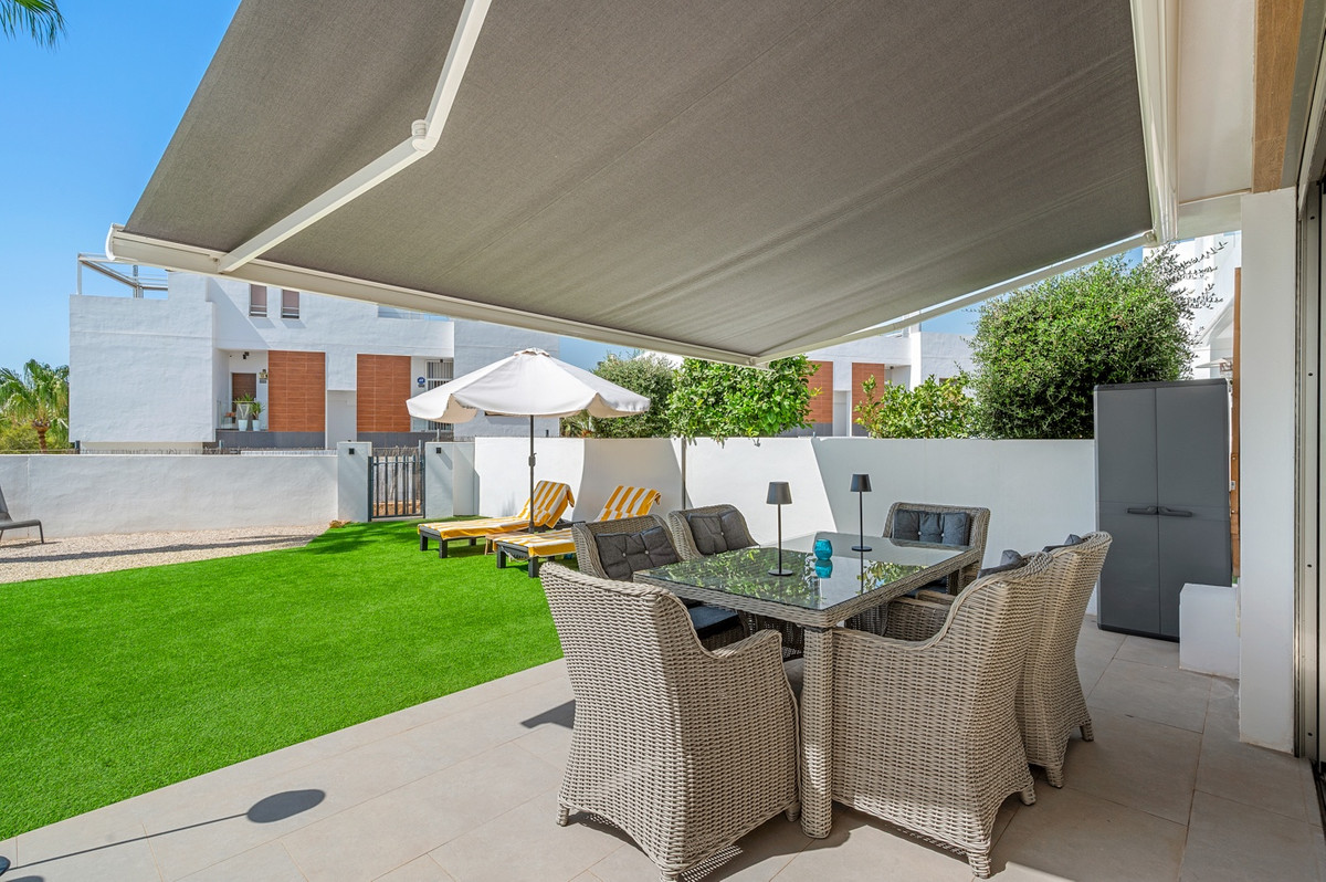 For sale - 3 Bedroom 3 Bathroom House - Detached Villa in Orihuela - Villamartin  - Alicante