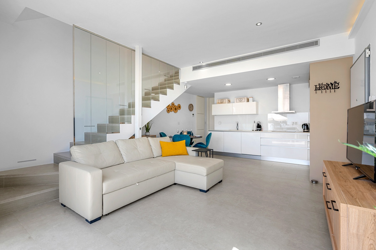 For sale - 3 Bedroom 3 Bathroom House - Detached Villa in Orihuela - Villamartin  - Alicante