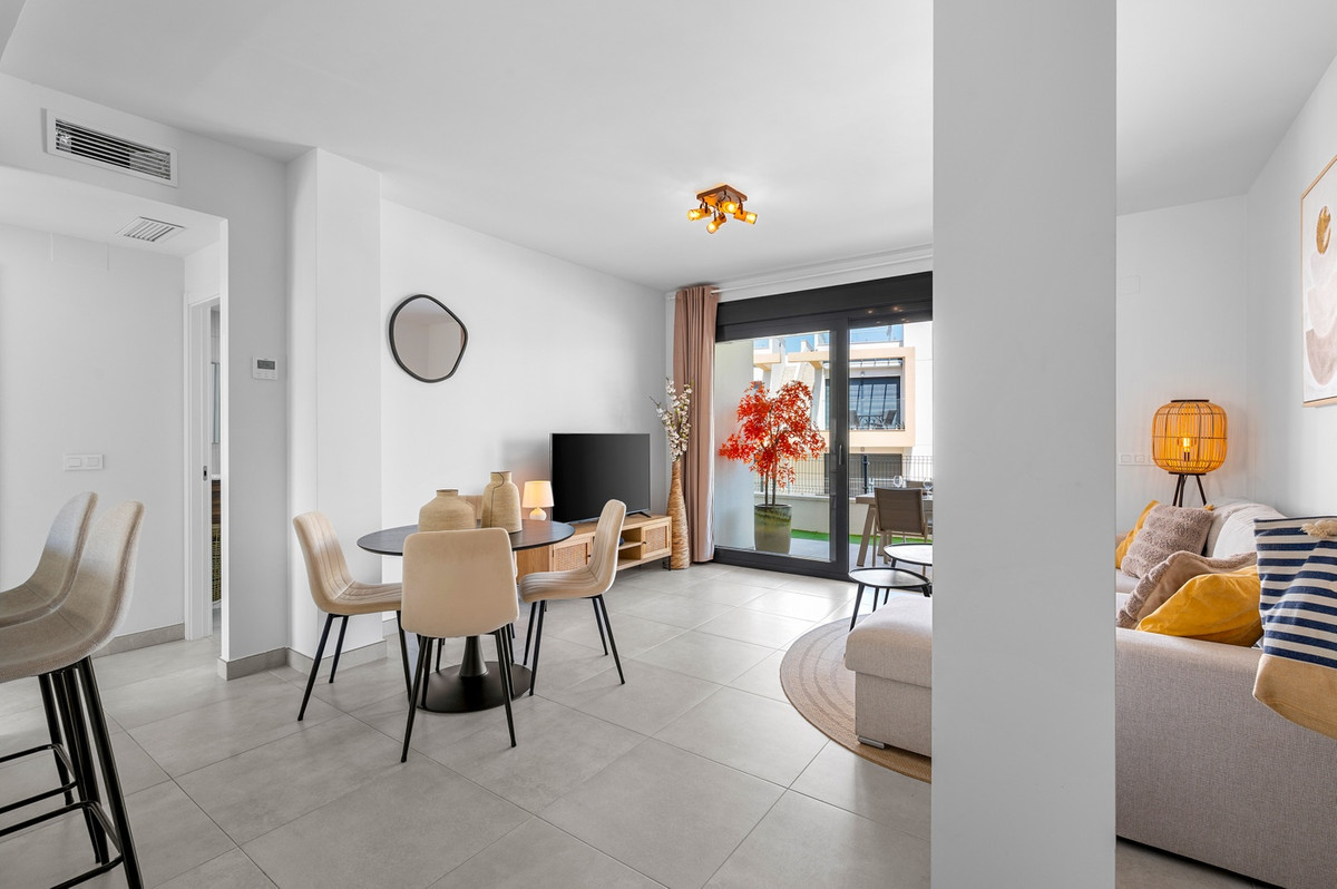 For sale - 2 Bedroom 2 Bathroom Apartment - Ground Floor Apartment in Orihuela - Villamartin  - Alicante
