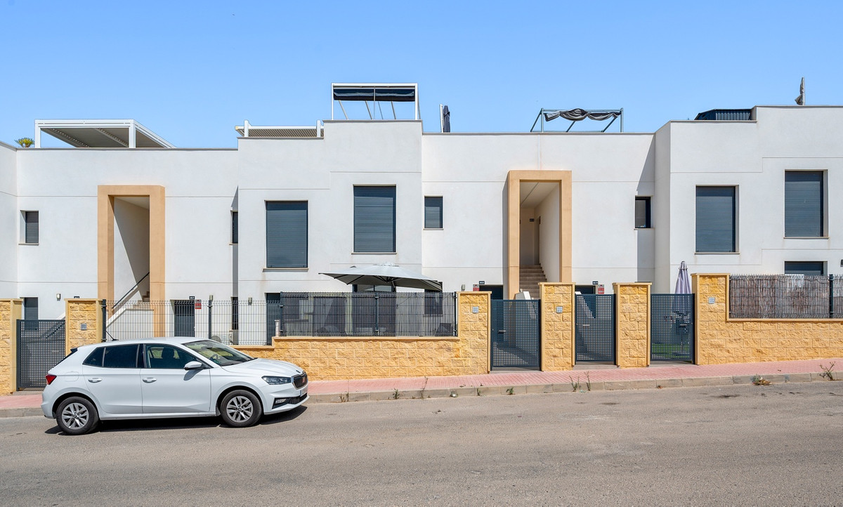 For sale - 2 Bedroom 2 Bathroom Apartment - Ground Floor Apartment in Orihuela - Villamartin  - Alicante