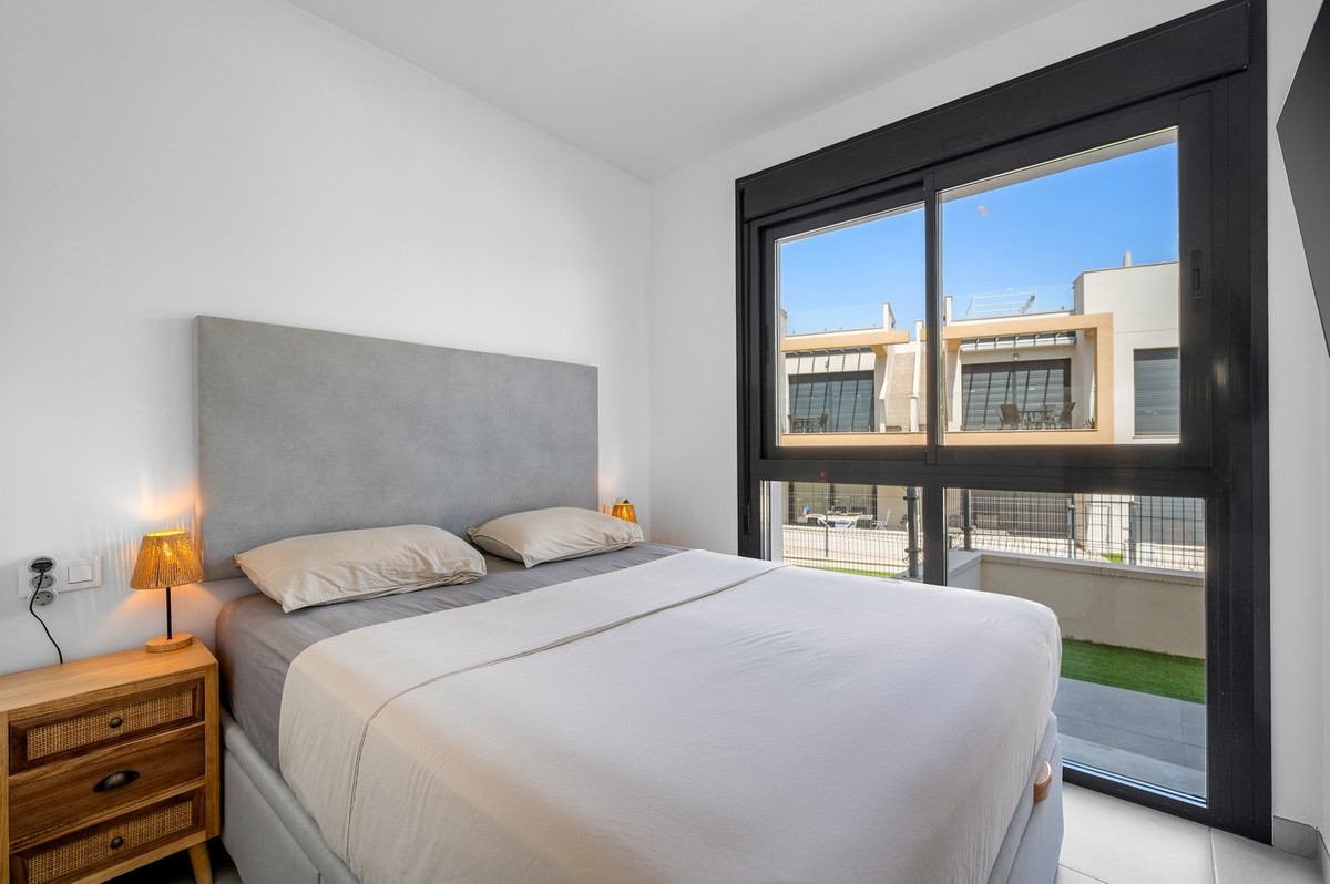 For sale - 2 Bedroom 2 Bathroom Apartment - Ground Floor Apartment in Orihuela - Villamartin  - Alicante