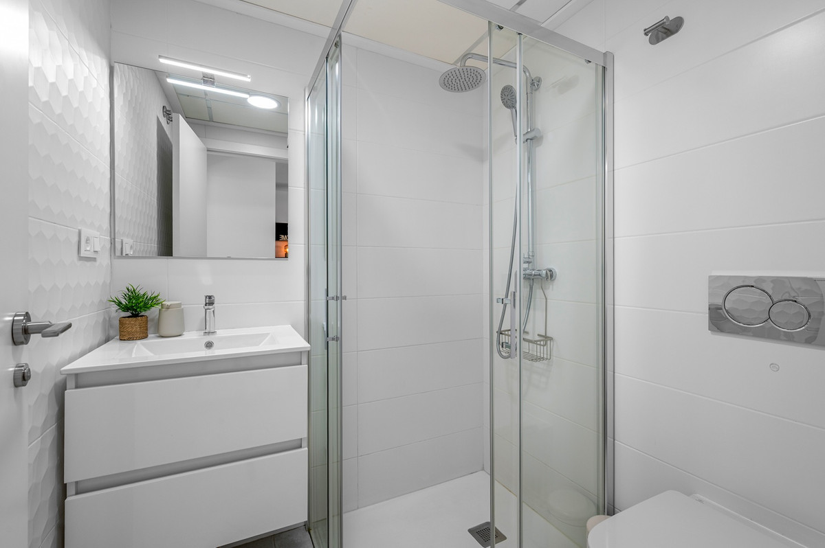 For sale - 2 Bedroom 2 Bathroom Apartment - Ground Floor Apartment in Orihuela - Villamartin  - Alicante