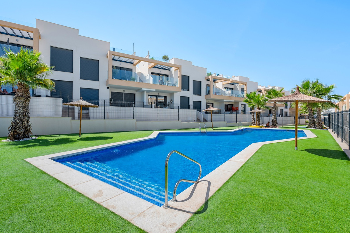For sale - 2 Bedroom 2 Bathroom Apartment - Ground Floor Apartment in Orihuela - Villamartin  - Alicante