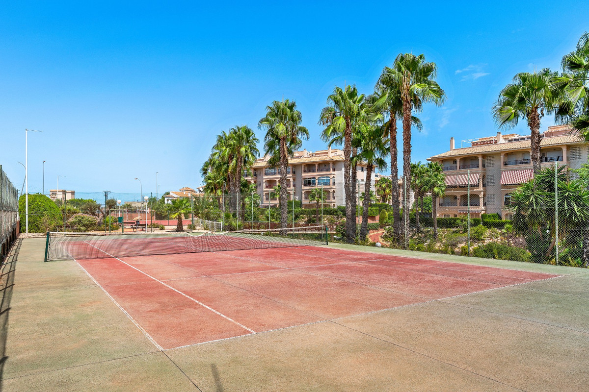 For sale - 2 Bedroom 2 Bathroom Apartment - Middle Floor Apartment in Orihuela - Playa Flamenca  - Alicante