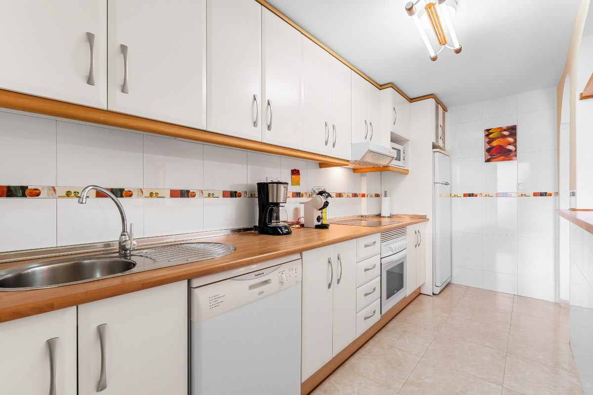 For sale - 2 Bedroom 2 Bathroom Apartment - Middle Floor Apartment in Orihuela - Playa Flamenca  - Alicante