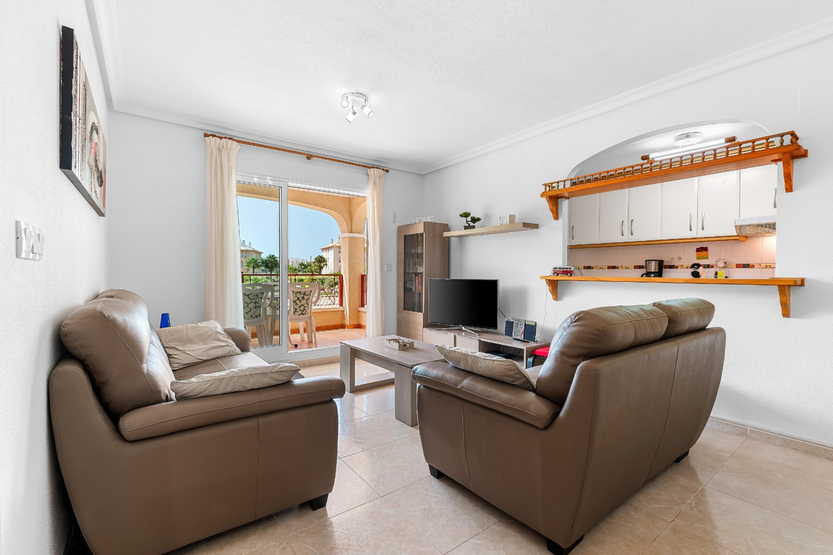 For sale - 2 Bedroom 2 Bathroom Apartment - Middle Floor Apartment in Orihuela - Playa Flamenca  - Alicante